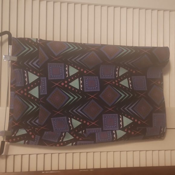 THREE Lularoe skirts - Picture 6 of 7